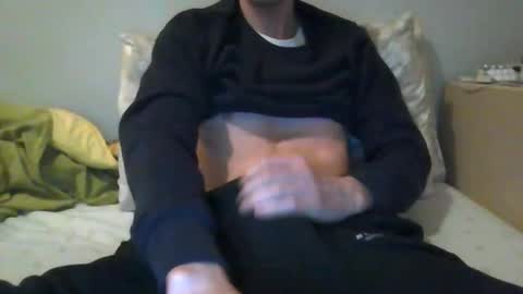 00europeboy00 online show from 02/02/26, 02:32