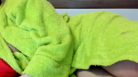 Snapshot of 00ingrid00 chatting on 10/22/25, 01:39 00ingrid00 online show from 10/22/25, 01:39