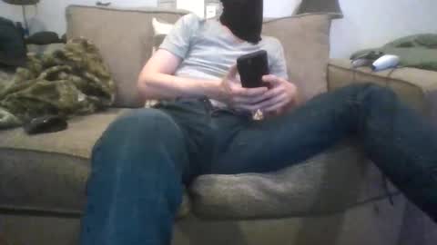 Snapshot of 029719 chatting on 10/17/25, 12:01 Cute boi online show from 10/17/25, 12:01