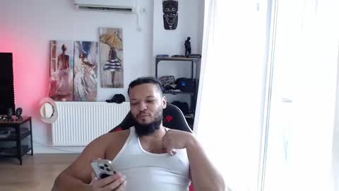 Snapshot of 0_kingsley chatting on 11/30/25, 10:03 Kingsley online show from 11/30/25, 10:03