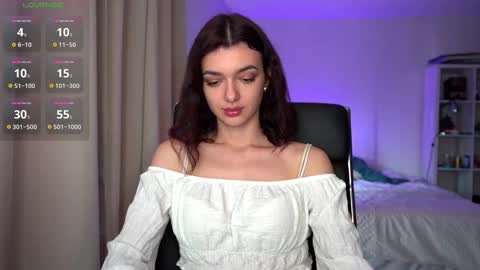 Olivia online show from 10/22/25, 09:14