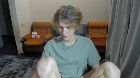 Snapshot of 0verlandd chatting on 12/13/24, 01:04 Adam online show from 12/13/24, 01:04