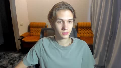 Snapshot of 0verlandd chatting on 01/16/25, 02:41 Adam online show from 01/16/25, 02:41