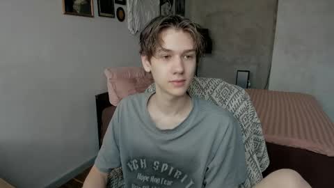Snapshot of 0verlandd chatting on 04/20/26, 04:48 Adam online show from 04/20/26, 04:48