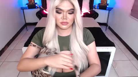 Snapshot of 10incheskinkynastytrans chatting on 12/08/24, 10:14 Sasha Banks online show from 12/08/24, 10:14