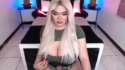 Snapshot of 10incheskinkynastytrans chatting on 12/10/24, 12:28 Sasha Banks online show from 12/10/24, 12:28