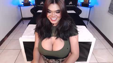 Snapshot of 10incheskinkynastytrans chatting on 01/10/25, 01:53 Sasha Banks online show from 01/10/25, 01:53