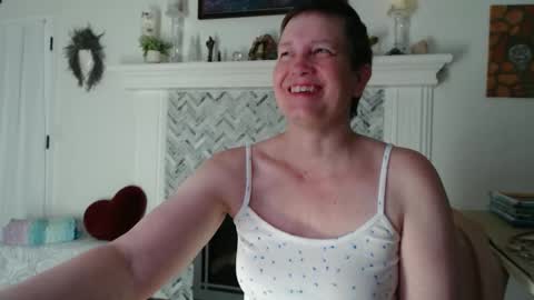 Aurora Willows online show from 03/10/26, 02:16