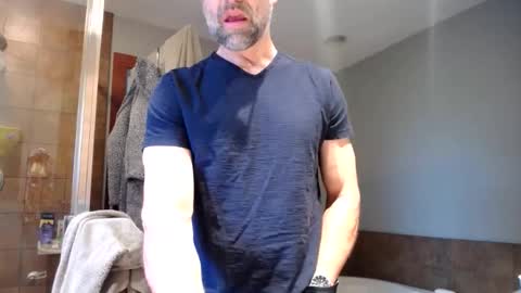 Snapshot of 123h0rny chatting on 12/14/25, 06:01 123h0rny online show from 12/14/25, 06:01