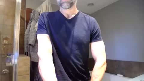 Snapshot of 123h0rny chatting on 12/19/25, 05:09 123h0rny online show from 12/19/25, 05:09