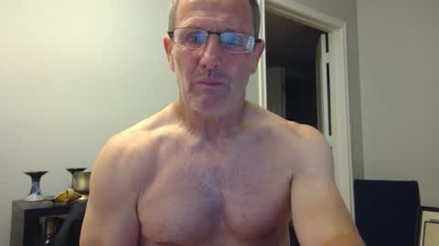 Snapshot of 13glanmorfa chatting on 04/28/26, 01:49 13glanmorfa online show from 04/28/26, 01:49