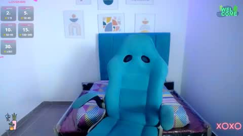 Snapshot of 18_alina chatting on 12/07/24, 03:14 Alina online show from 12/07/24, 03:14