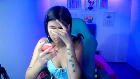 Snapshot of 18_alina chatting on 01/10/25, 05:26 Alina online show from 01/10/25, 05:26