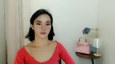 Snapshot of 18_nicole chatting on 11/07/25, 02:44 barbie online show from 11/07/25, 02:44