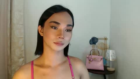 Snapshot of 18_nicole chatting on 11/09/25, 04:55 barbie online show from 11/09/25, 04:55