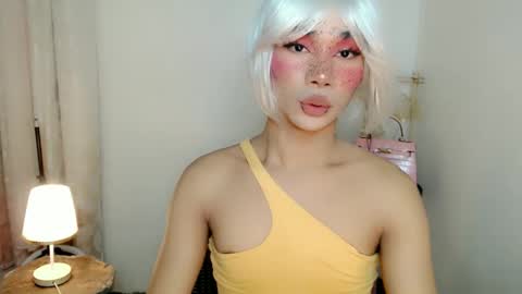 Snapshot of 18_nicole chatting on 11/22/25, 08:13 barbie online show from 11/22/25, 08:13