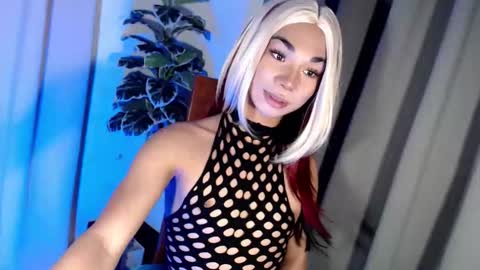 Snapshot of 18_nicole chatting on 04/24/26, 11:34 barbie online show from 04/24/26, 11:34