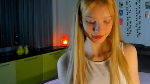 Kira online show from 03/27/26, 06:29