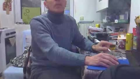 Snapshot of 1973man chatting on 12/14/25, 07:18 1973man online show from 12/14/25, 07:18