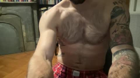 Snapshot of 1993boxers chatting on 12/07/24, 02:20 1993boxers online show from 12/07/24, 02:20