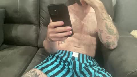 Snapshot of 1993boxers chatting on 11/01/25, 10:56 1993boxers online show from 11/01/25, 10:56