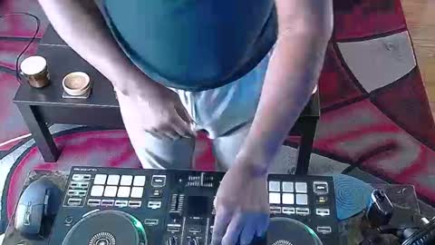 Snapshot of 19ericb68 chatting on 10/12/25, 11:59 Mr. E the BBC online show from 10/12/25, 11:59