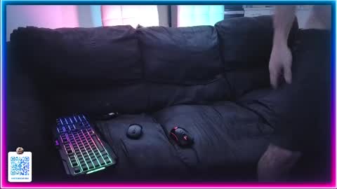 Snapshot of 19reddragon86 chatting on 10/04/25, 08:18 19reddragon86 online show from 10/04/25, 08:18