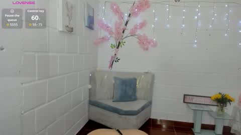 stef read my description online show from 10/19/25, 07:58