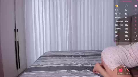 Snapshot of 1_love_8 chatting on 09/17/25, 11:39 Rose Nude only In Prvt online show from 09/17/25, 11:39