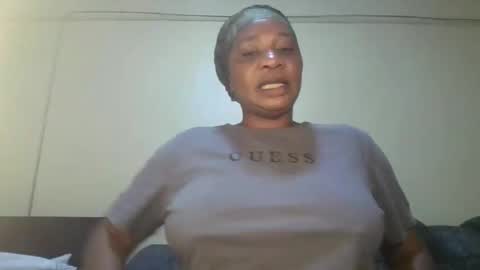 Snapshot of 1_sexylove chatting on 10/28/25, 08:40 1_sexylove online show from 10/28/25, 08:40