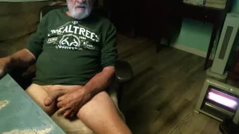 Snapshot of 1handyanddee chatting on 02/05/26, 02:38 1handyanddee online show from 02/05/26, 02:38