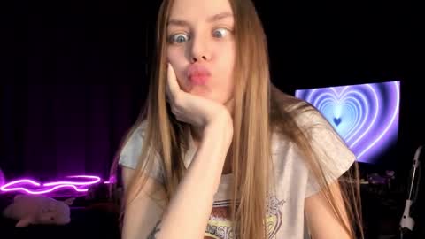 Snapshot of 1i1ypa1mer chatting on 02/11/25, 07:48 Lily 3 online show from 02/11/25, 07:48