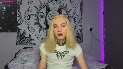 Michelle online show from 10/23/25, 06:28