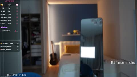 Marie online show from 10/05/25, 01:15