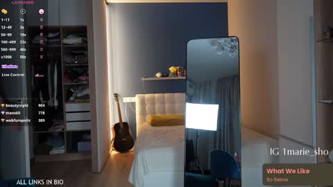 Marie online show from 10/15/25, 06:08