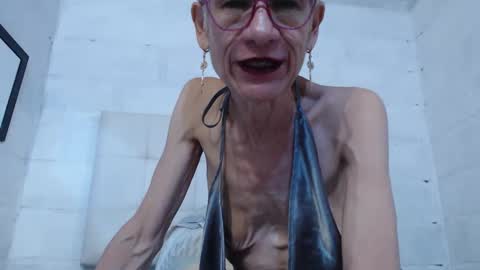 Miss Monserrate online show from 01/05/25, 09:47