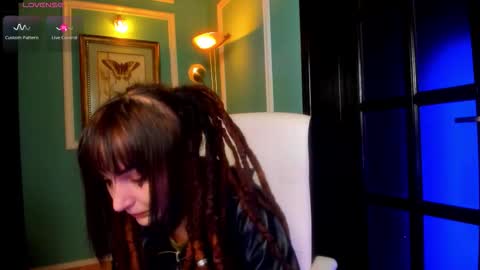 Moona  online show from 11/16/25, 03:39