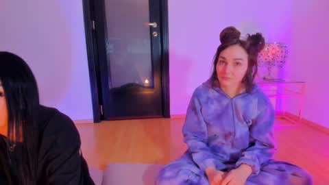 Moona  online show from 02/10/26, 05:55