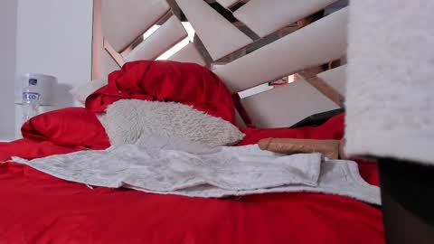 Luisa online show from 02/09/25, 01:03