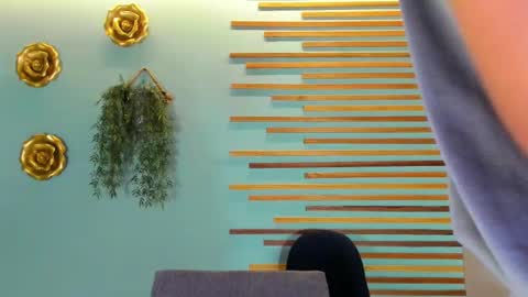 Sebastian online show from 10/19/25, 01:34