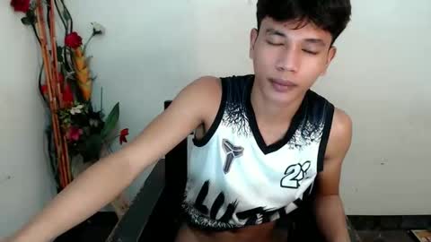 Snapshot of 1sweetloverxx chatting on 12/15/25, 01:43 1sweetloverxx online show from 12/15/25, 01:43