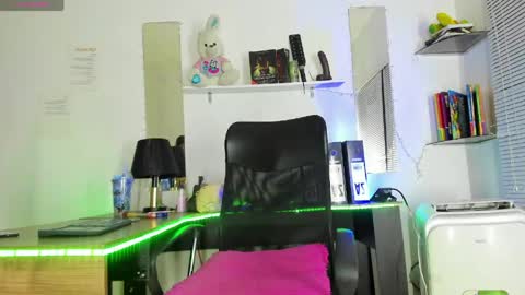 1sweetvaleria1 online show from 05/19/26, 01:56