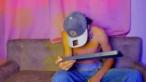 Snapshot of 1threestar chatting on 02/24/25, 02:04 1Threestar online show from 02/24/25, 02:04