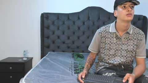 Snapshot of 1threestar chatting on 09/20/25, 12:06 1Threestar online show from 09/20/25, 12:06