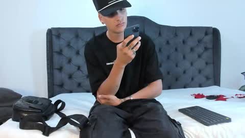 Snapshot of 1threestar chatting on 09/23/25, 12:19 1Threestar online show from 09/23/25, 12:19