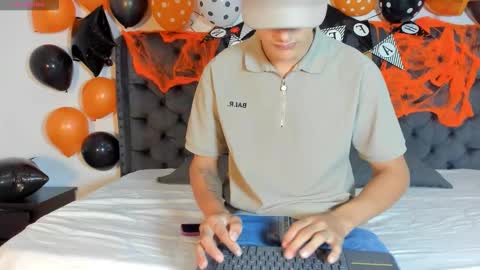 Snapshot of 1threestar chatting on 10/13/25, 12:27 1Threestar online show from 10/13/25, 12:27