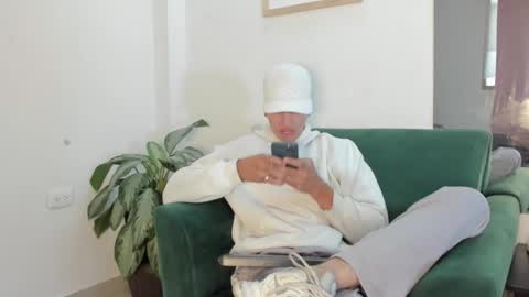 Snapshot of 1threestar chatting on 11/13/25, 12:48 1Threestar online show from 11/13/25, 12:48