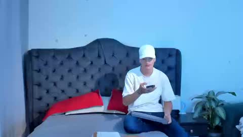 Snapshot of 1threestar chatting on 01/09/26, 01:36 1Threestar online show from 01/09/26, 01:36