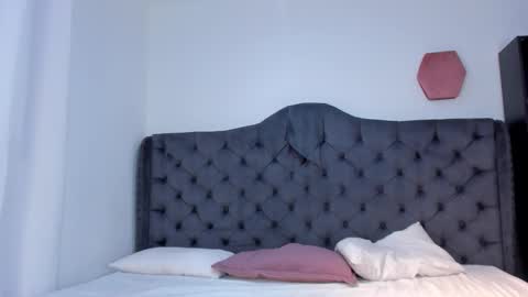 Snapshot of 1threestar chatting on 03/12/26, 12:11 1Threestar online show from 03/12/26, 12:11