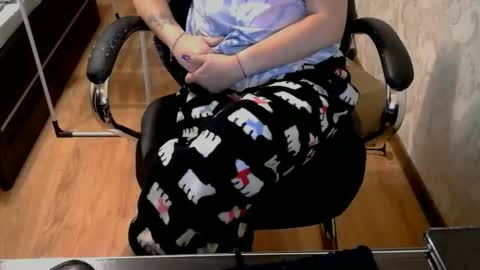 Snapshot of 1your_hot_girls chatting on 10/24/25, 07:21 1your_hot_girls online show from 10/24/25, 07:21